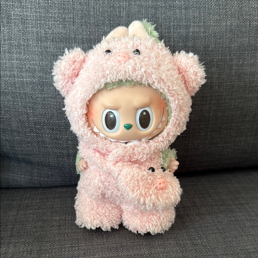 Adorable Pink Cloth for labubu